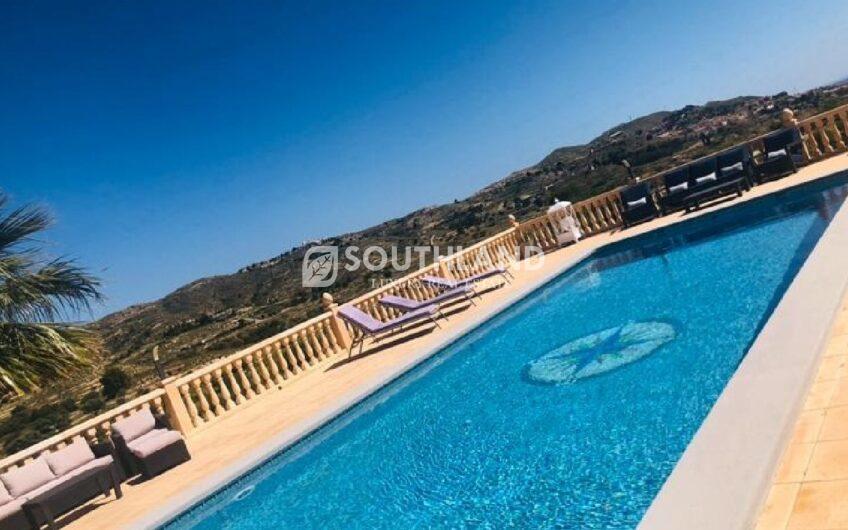 Magnifica Villa Finca en Busot El Campello Alicante Costa Blanca de 615 m2 sobre parcela de 10.800 m2 con espectaculares vistas