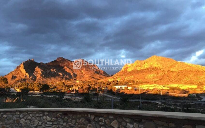 Magnifica Villa Finca en Busot El Campello Alicante Costa Blanca de 615 m2 sobre parcela de 10.800 m2 con espectaculares vistas